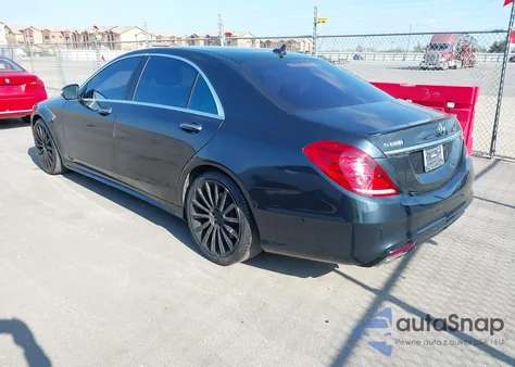2015 Mercedes-Benz S 550 z USA, uszkodzony, nr VIN WDDUG8CB7FA074310